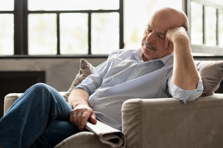 getting tired all the time from the age of 60 and falling asleep everywhere indicates health problems
